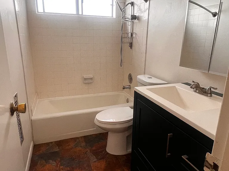 3562 Mentone Ave — Photo 12