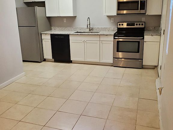 New Cabinets, fixtures and Granite Counter Tops!