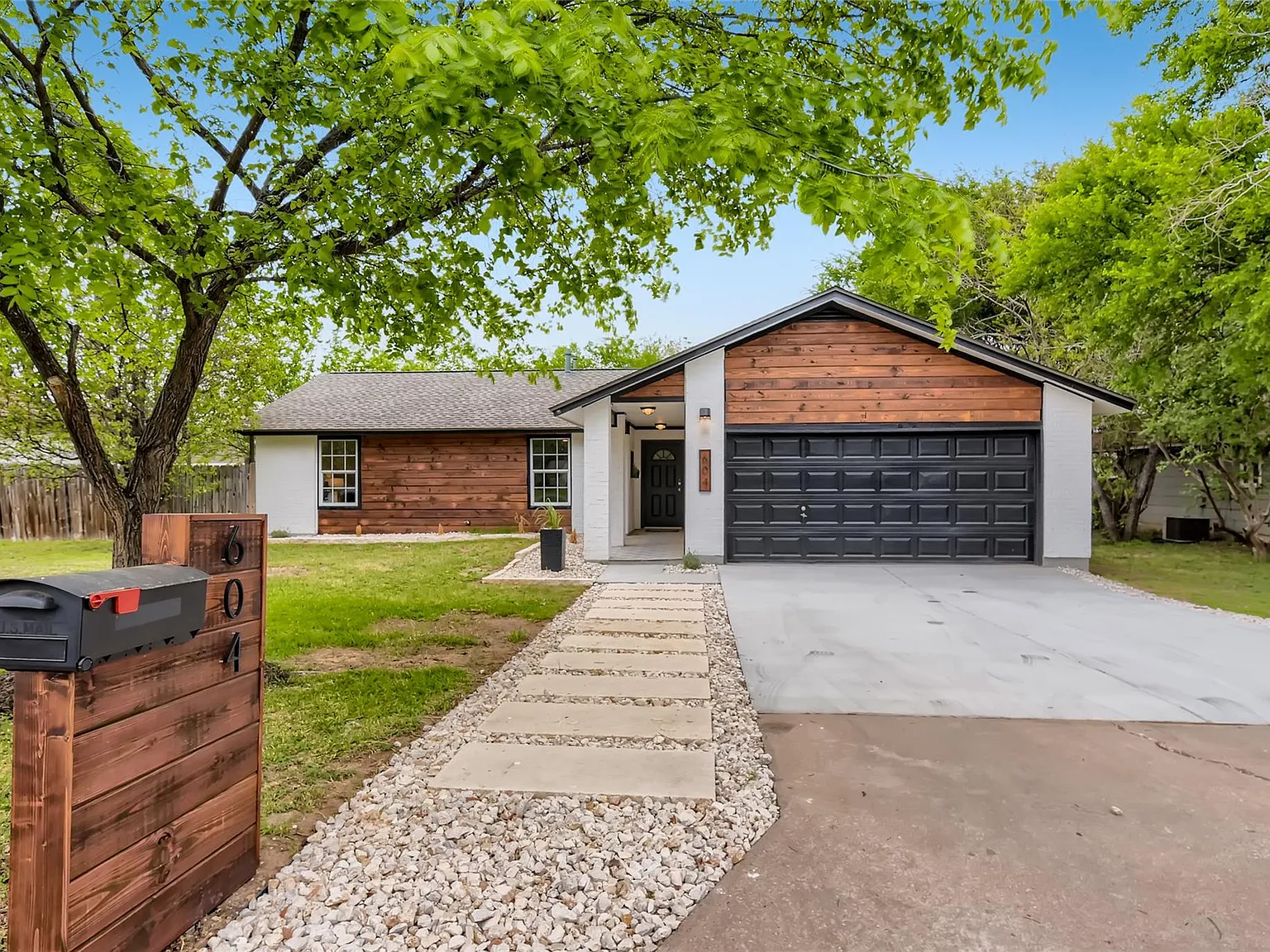 4 bed, 2.5 bath, 1755 sqft, $2,100 — Photo 1