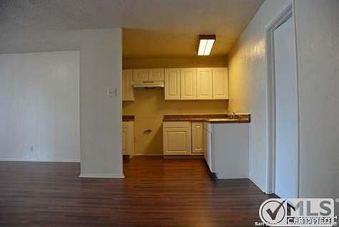 3rd image of 8630 Creek Bnd