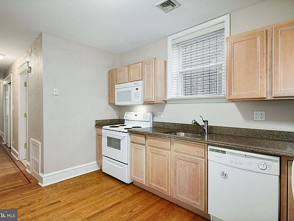 3rd image of 2332-34 S Broad St Floor 2
