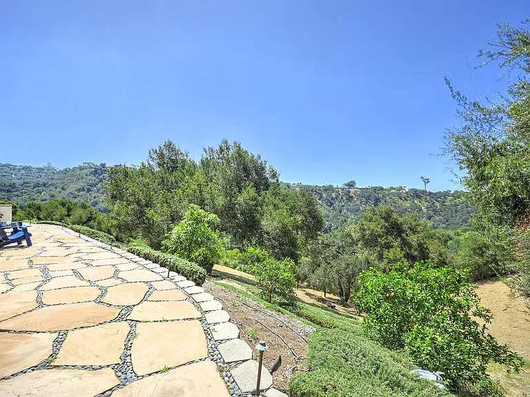 731 Las Canoas Pl #A — Photo 19