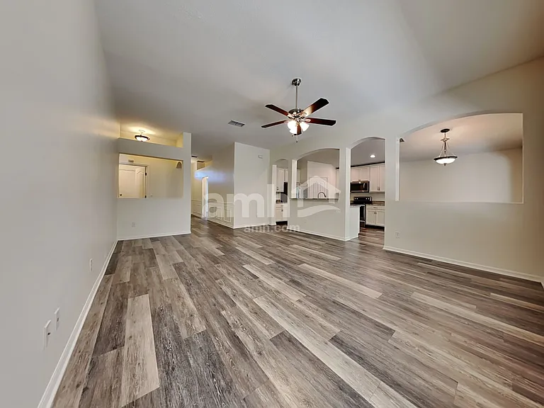 408 Corklan Ct — Photo 6