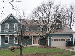 521 Young Ave, Batavia, IL 60510