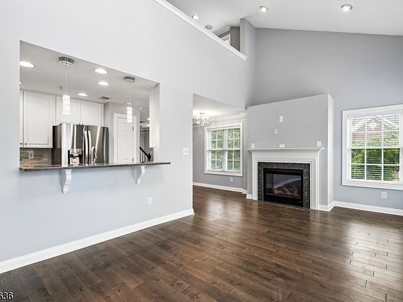 4th image of 811 Donato Cir