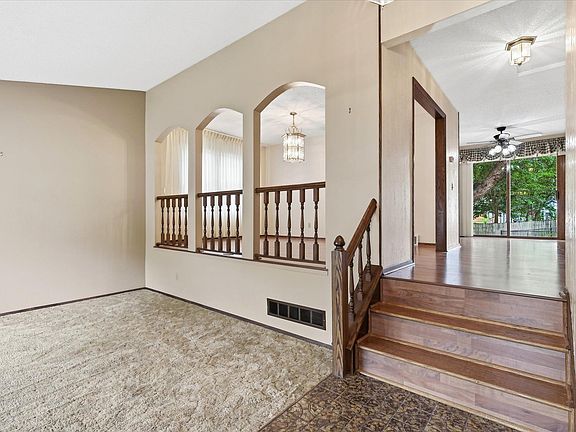 5th image of 17125 Foliage Ave