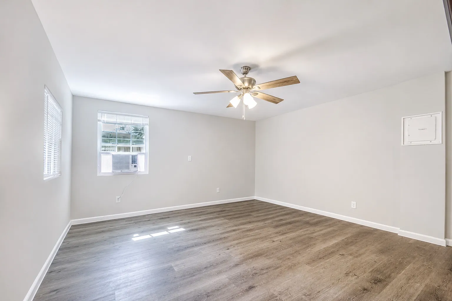 1 bed, 630 sqft, $990 — Photo 3