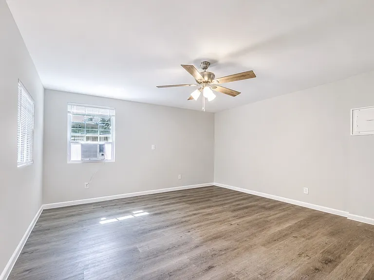 832 Mikael Ave #B — Photo 3