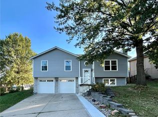 1215 SW Dakota Star Ct, Grain Valley, MO 64029