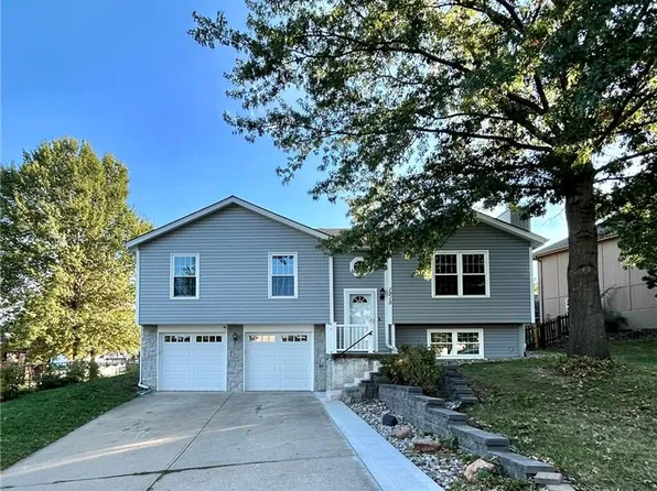 1215 SW Dakota Star Ct, Grain Valley, MO 64029