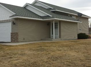 1001 Winsome Way, Isanti, MN 55040