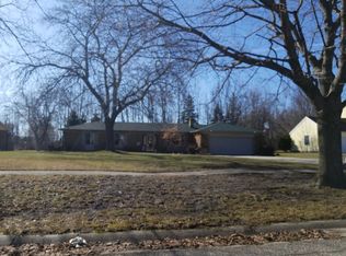601 Glenview Ct, Pinconning, MI 48650