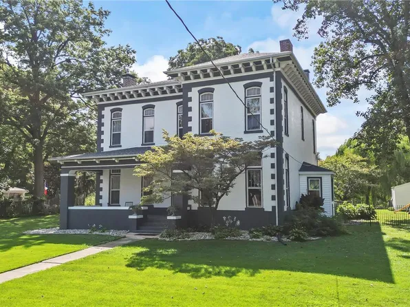 904 Belleville St, Lebanon, IL 62254