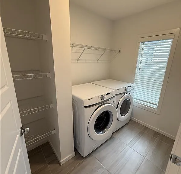 5243 21a Ave SW — Photo 14
