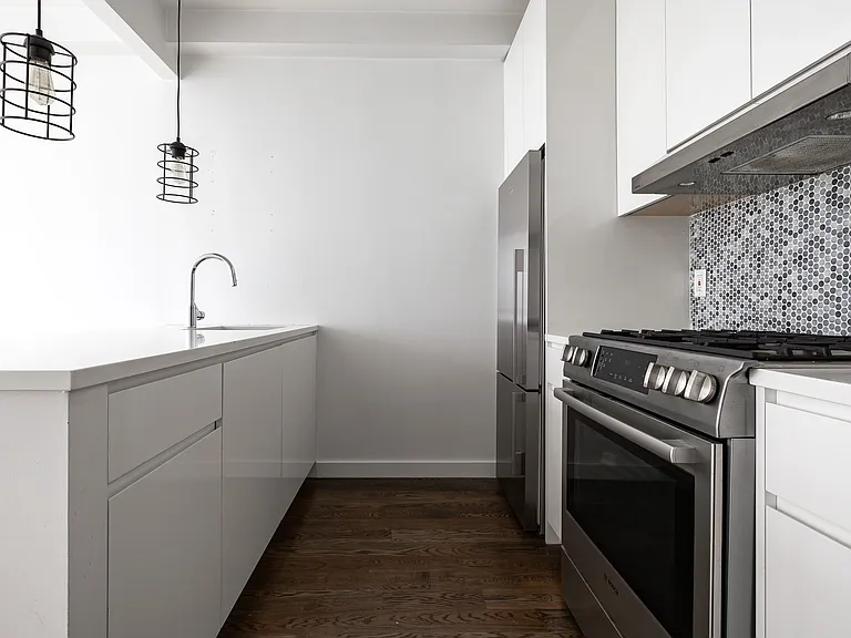 303 Cooper St #2B — Photo 6
