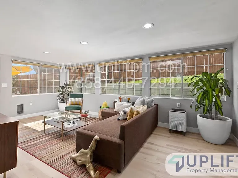 5520 Olvera Ave — Photo 10