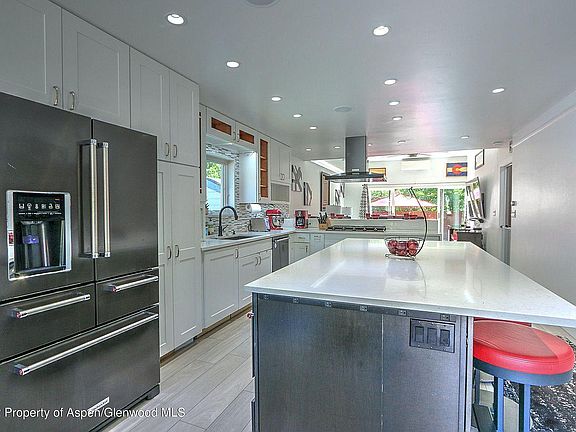 2nd image of 1103 Westlook Dr