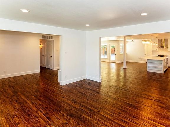 4th image of 4223 Briar Creek Ln