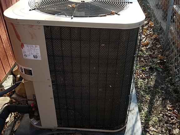 4th image of 510 N Holiday Dr