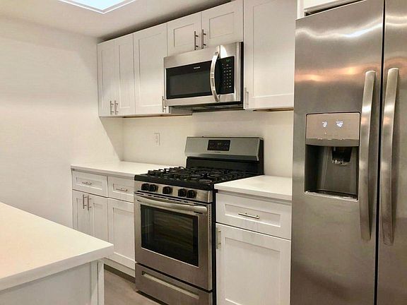 3rd image of 1446 N Franklin St #4E