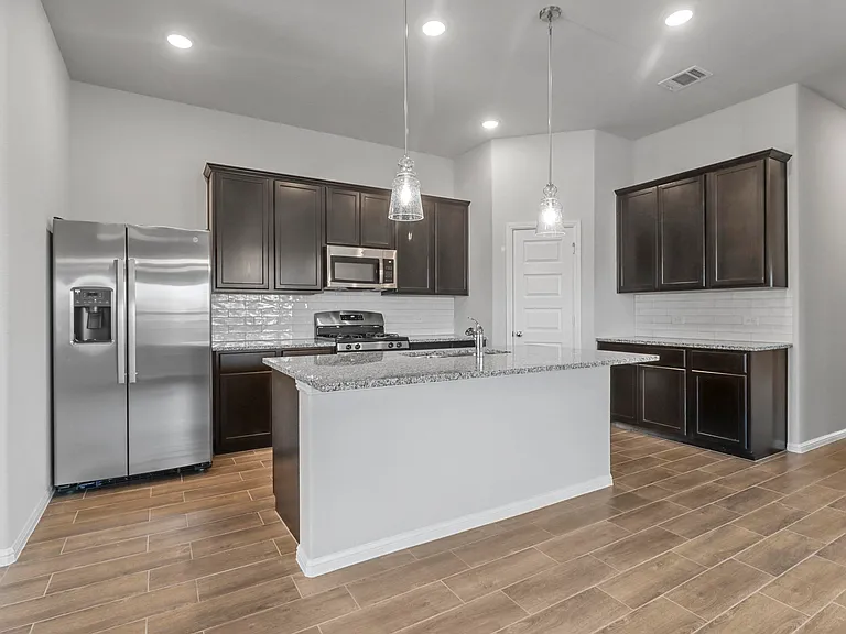 2755 Rambling Rd — Photo 4