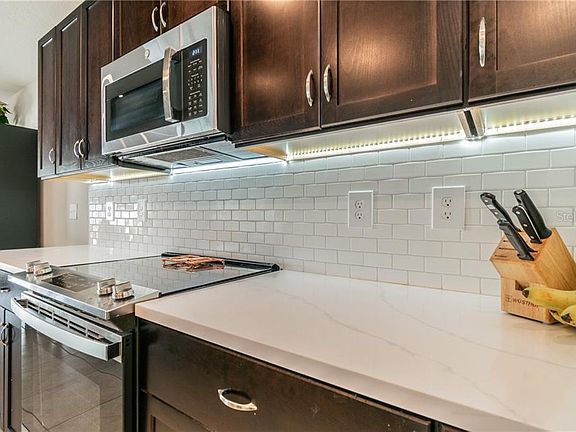 5th image of 3622 Cat Mint St