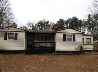 253 Raines Tavern Rd, Farmville, VA 23901