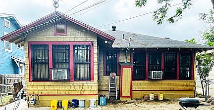 5th image of 1122 W Mistletoe Ave
