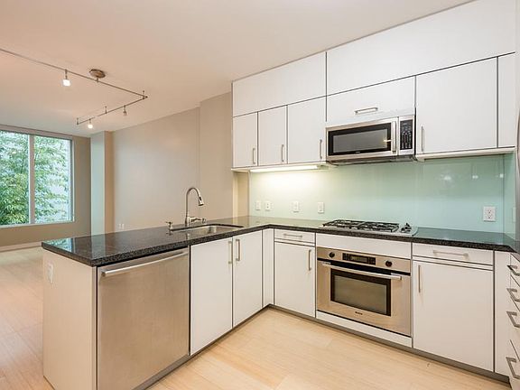5th image of 333 Main St Unit 6L