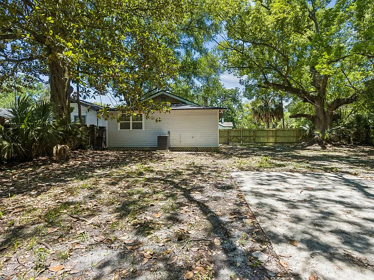 2781 Dellwood Ave — Photo 22