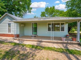 310 N 2nd St, Conway Springs, KS 67031