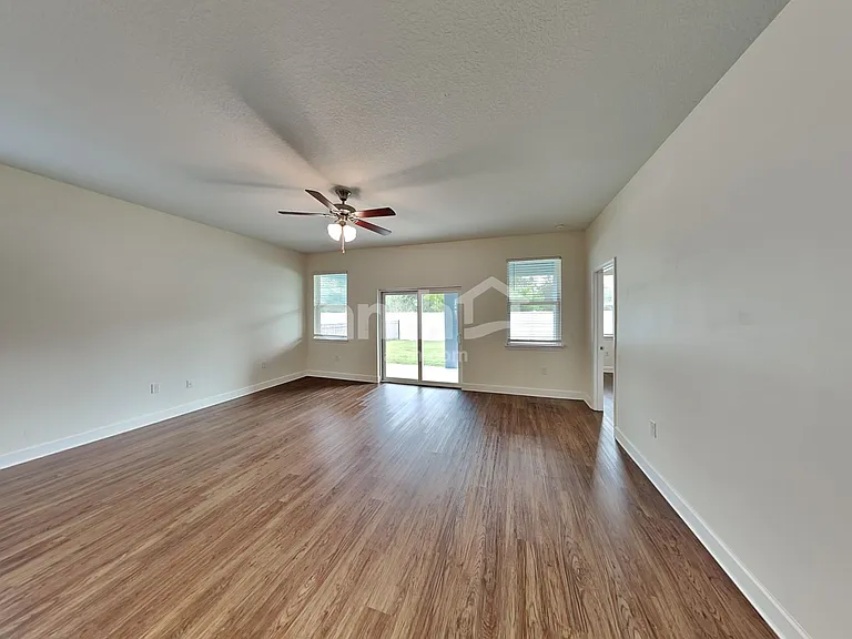 323 Pine Terrace Dr — Photo 6
