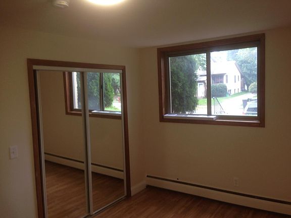 4th image of 401 8th St SE #9