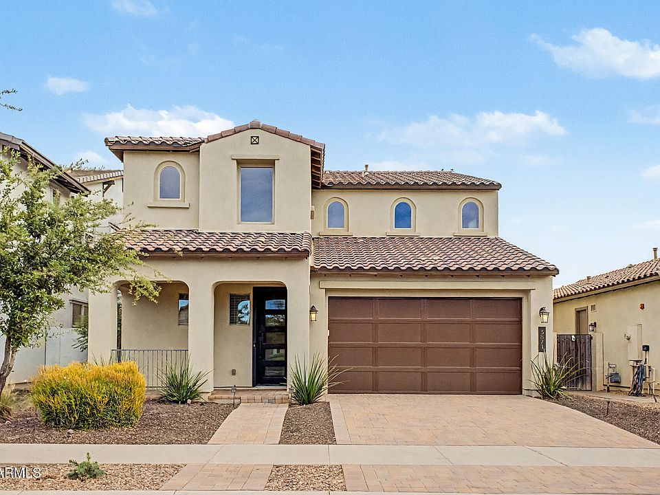 1st image of 3871 E LOMA VISTA Street
