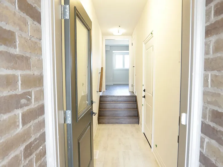 4245 Major Mackenzie Dr E — Photo 3