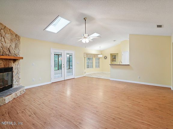 3rd image of 664 ALEIDA Drive
