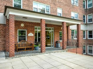 280 Collins Avenue #6D, Fleetwood, NY 10552