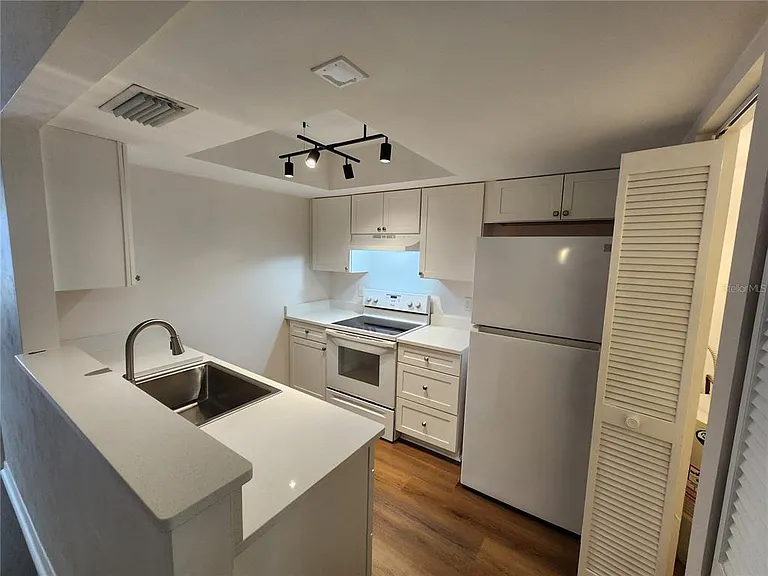 5823 SW 9th Pl #H-55 — Photo 14