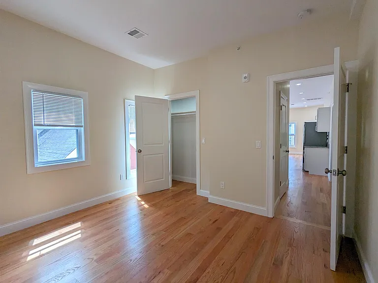 2 Sacramento St #1 — Photo 8