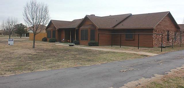 1st image of 305 Callie Ct