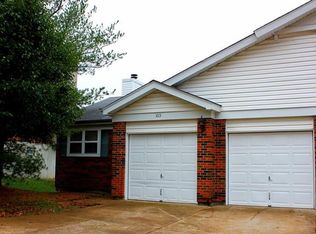 1013 Ridgeway Meadow Dr, Ballwin, MO 63021