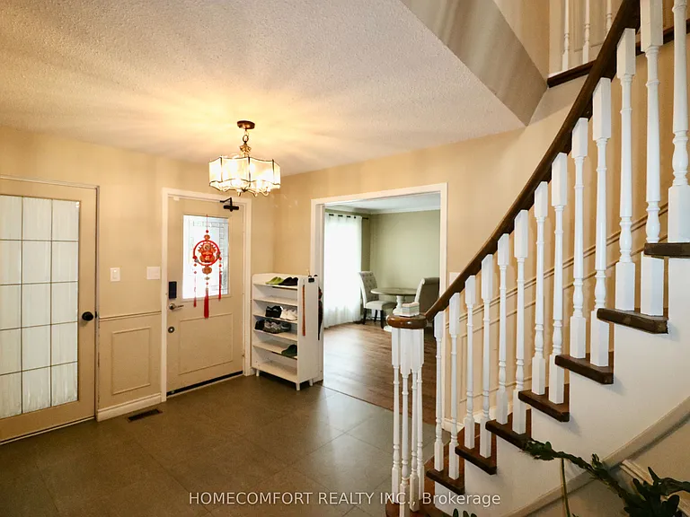 12 Banbury Ct — Photo 39
