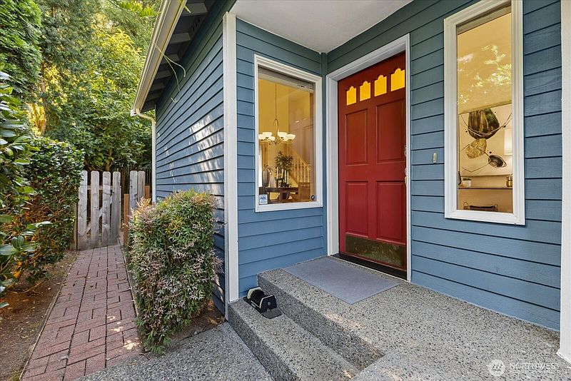 3rd image of 9009 45th Avenue NE