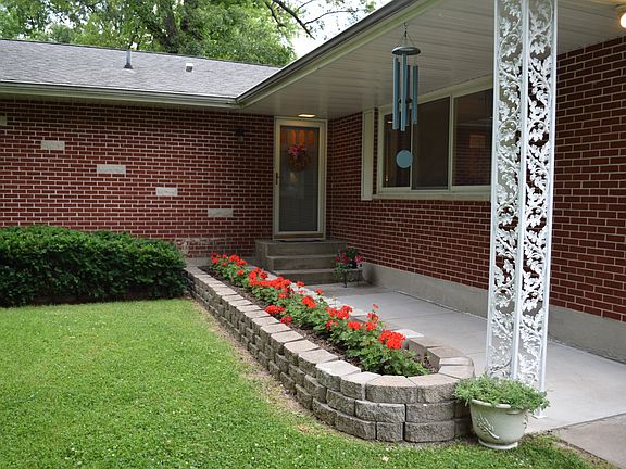 2nd image of 203 Delinda Ave
