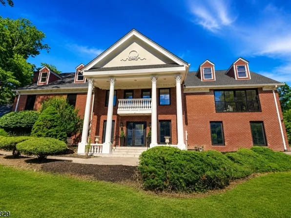 60 Brookside Dr, Upper Saddle River Boro, NJ 07458
