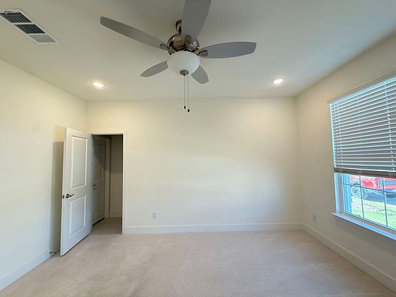 4th image of 7043 Lathrop Ln