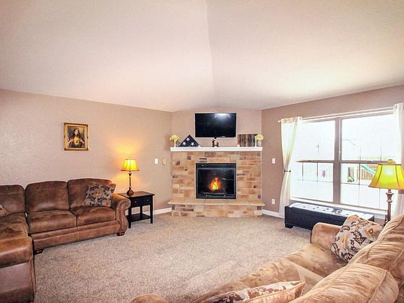 2nd image of 304 White Eagle Ct