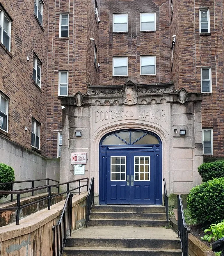 Edgewood Apartments — Photo 1