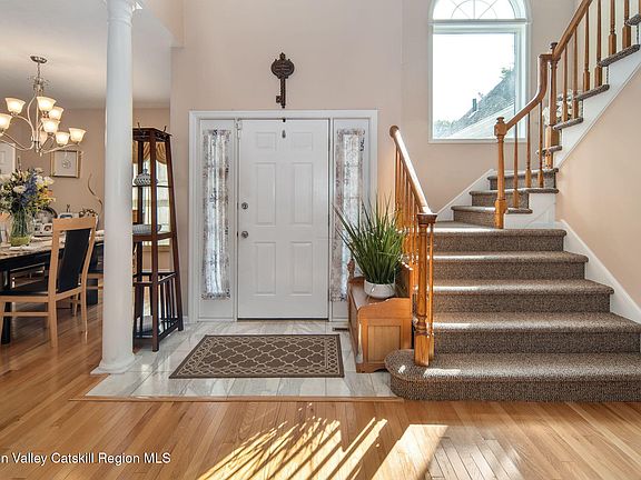 5th image of 302 Quidor Court