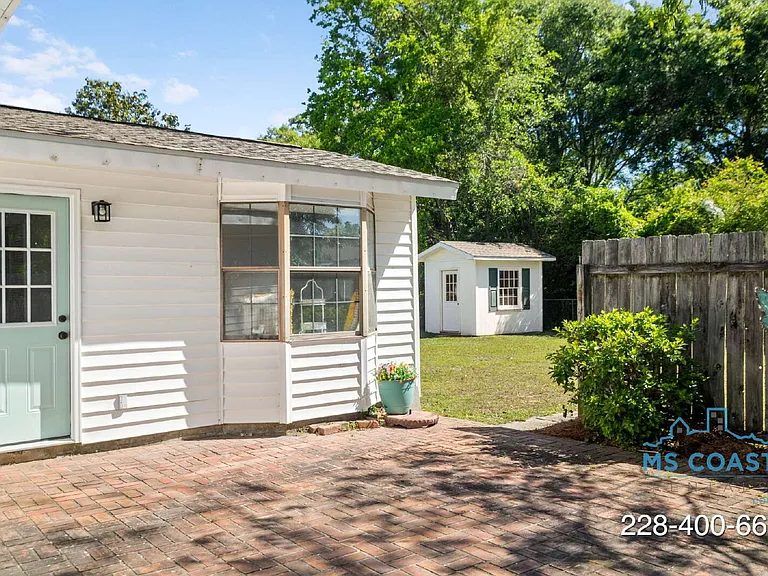 218 Dogwood Dr — Photo 26